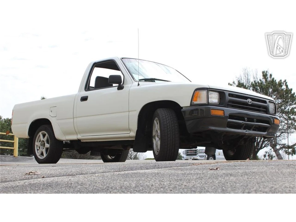 1993 Toyota Hilux 5th Gen - Image 21 of 31