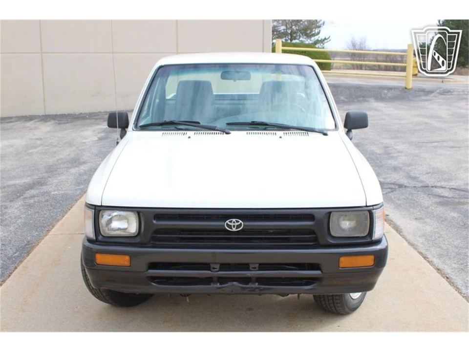 1993 Toyota Hilux 5th Gen - Image 22 of 31