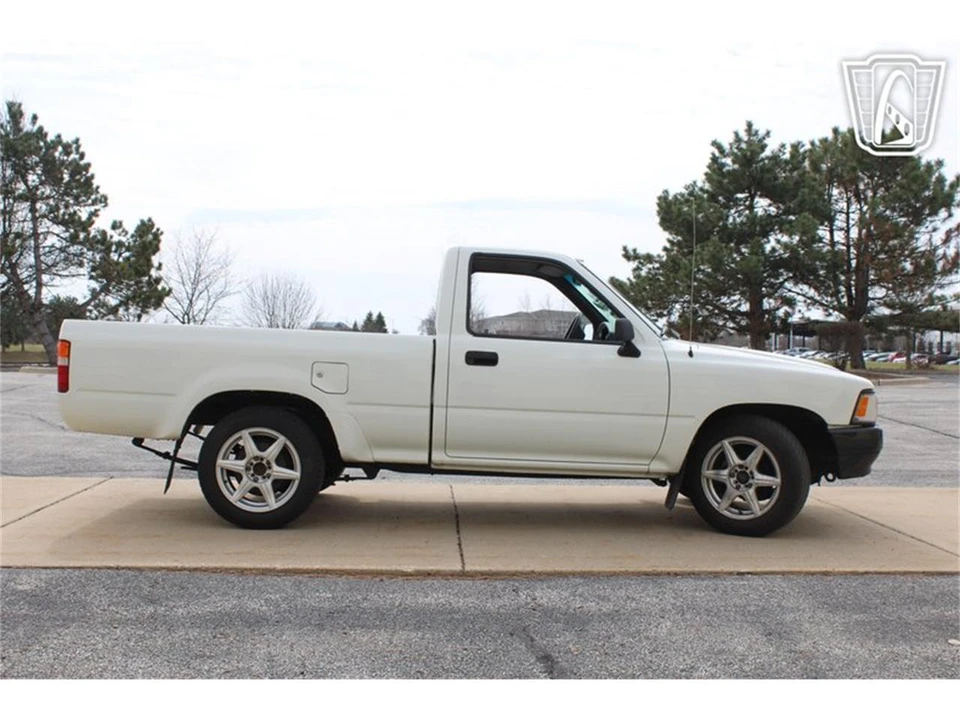 1993 Toyota Hilux 5th Gen - Image 17 of 31