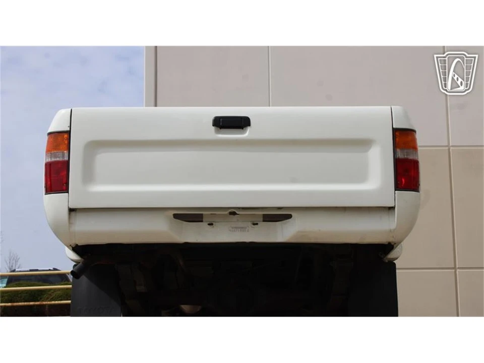 1993 Toyota Hilux 5th Gen - Image 12 of 31
