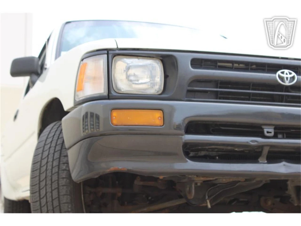 1993 Toyota Hilux 5th Gen - Image 27 of 31