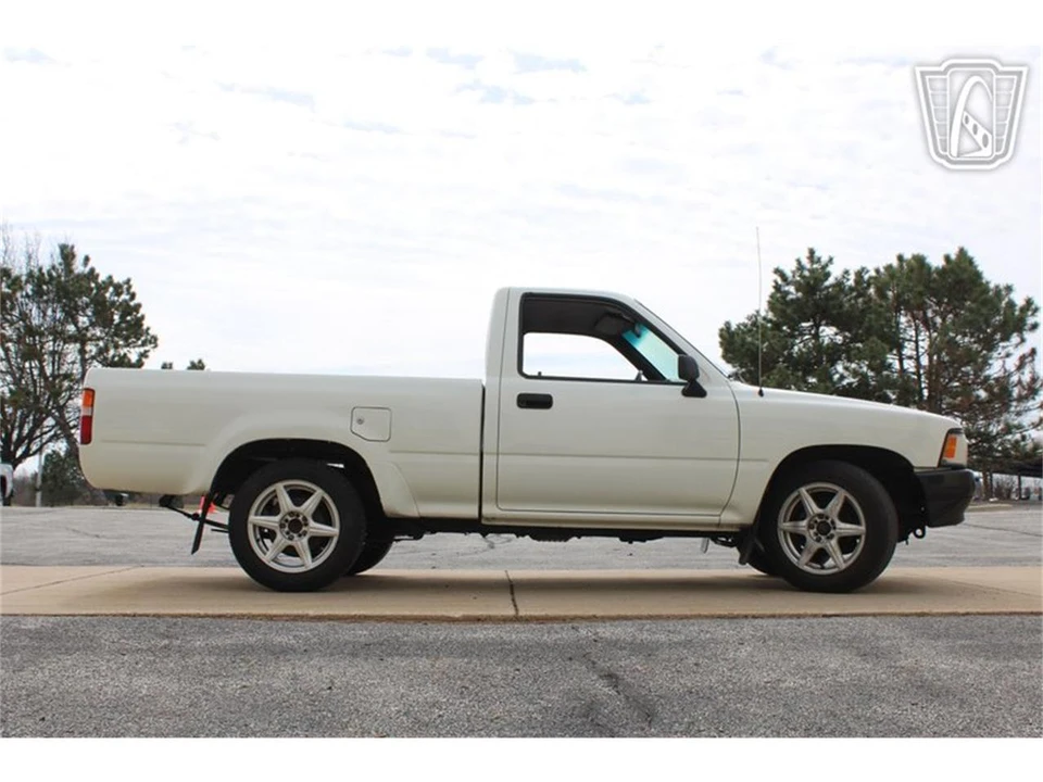 1993 Toyota Hilux 5th Gen - Image 18 of 31