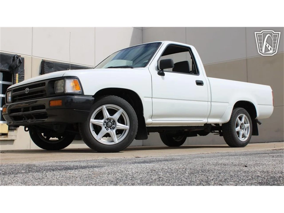 1993 Toyota Hilux 5th Gen - Image 3 of 31