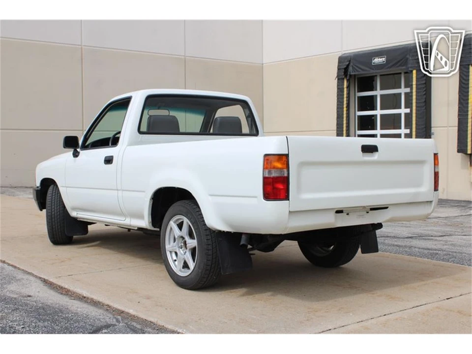 1993 Toyota Hilux 5th Gen - Image 8 of 31