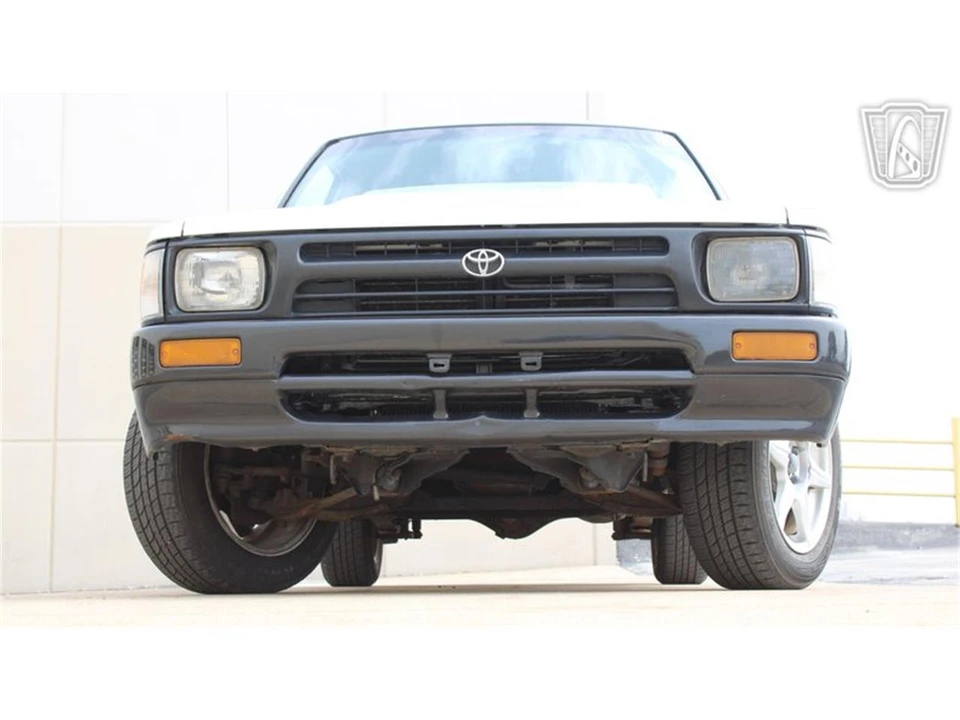 1993 Toyota Hilux 5th Gen - Image 24 of 31