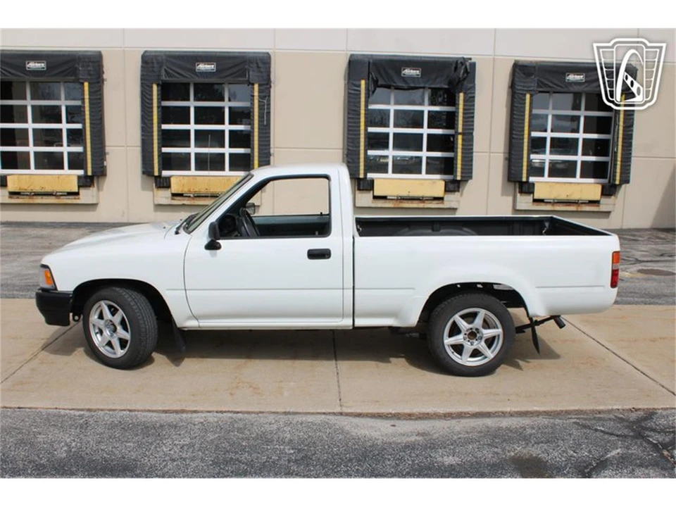 1993 Toyota Hilux 5th Gen - Image 4 of 31