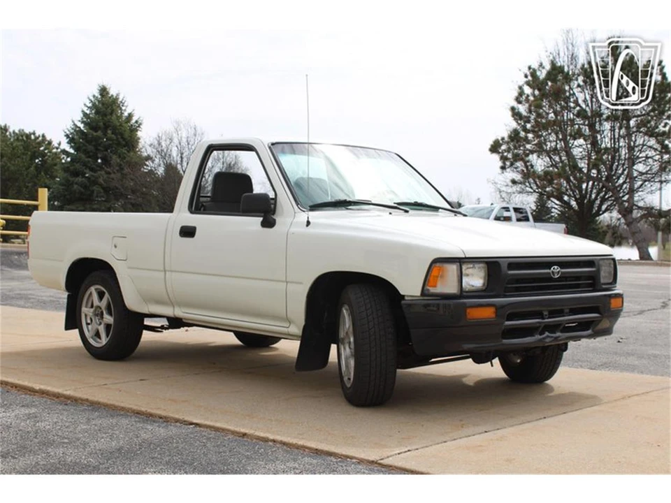 1993 Toyota Hilux 5th Gen - Image 20 of 31