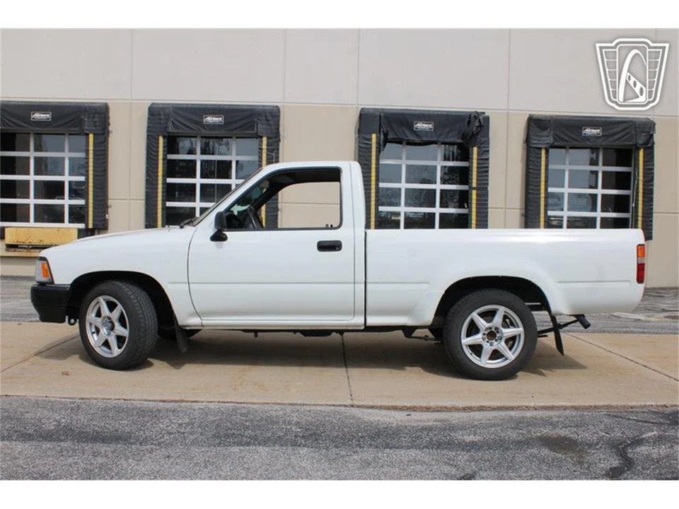 1993 Toyota Hilux 5th Gen - Image 5 of 31