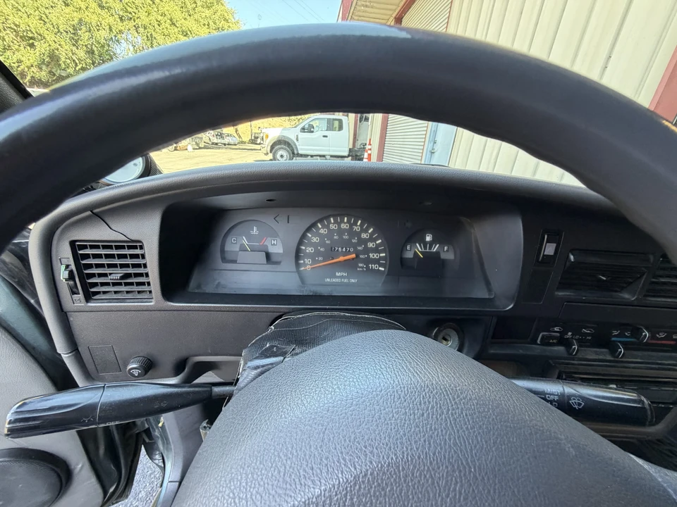 1993 Toyota Hilux 5th Gen - Image 29 of 31