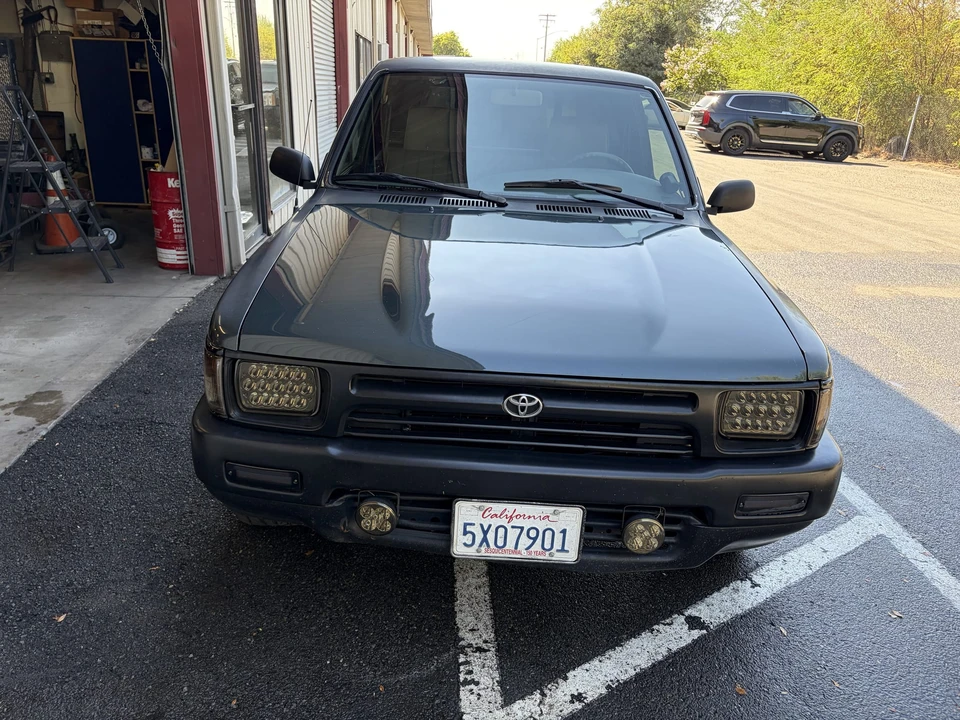 1993 Toyota Hilux 5th Gen - Image 2 of 31