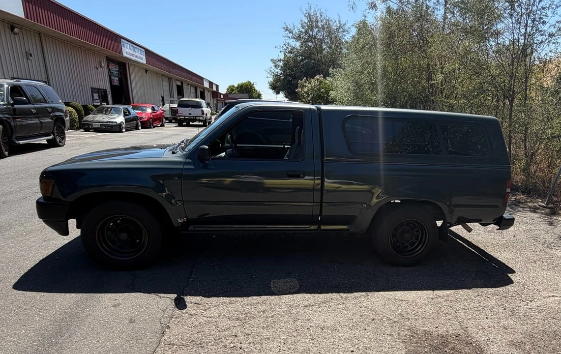 1993 Toyota Hilux 5th Gen - Image 7 of 31