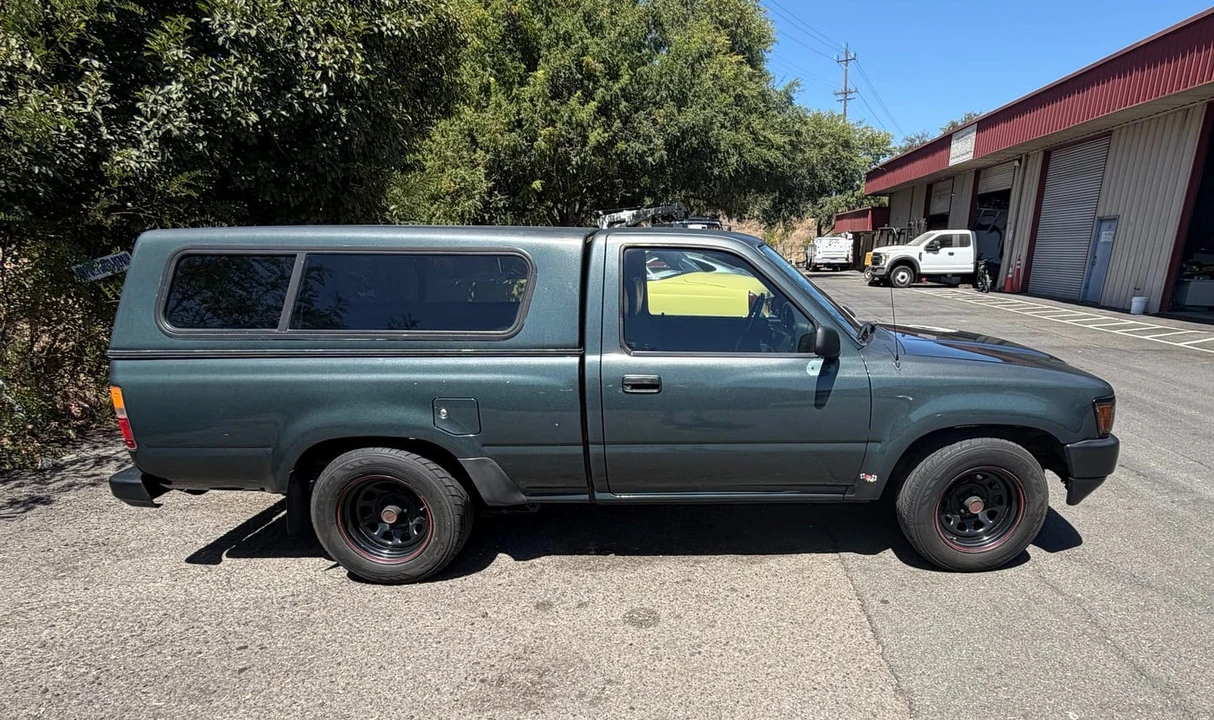 1993 Toyota Hilux 5th Gen - Image 4 of 31