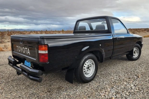 1993 Toyota Hilux 6th Gen - Image 2 of 7