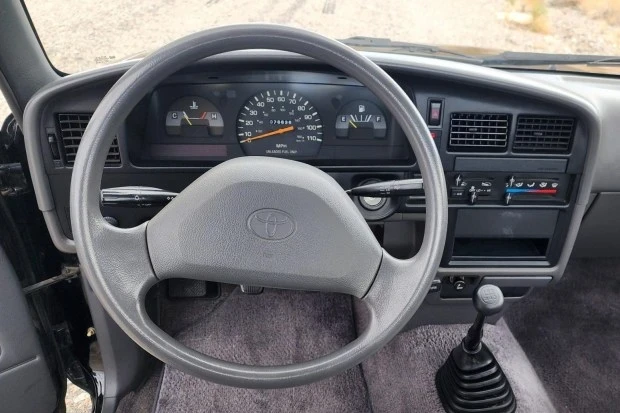 1993 Toyota Hilux 6th Gen - Image 5 of 7