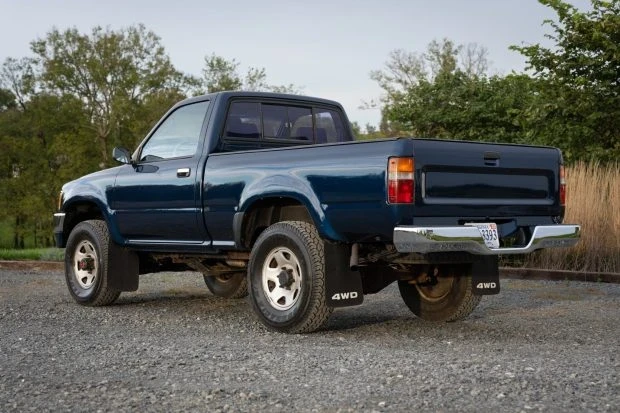 1993 Toyota Hilux 5th Gen - Image 2 of 7