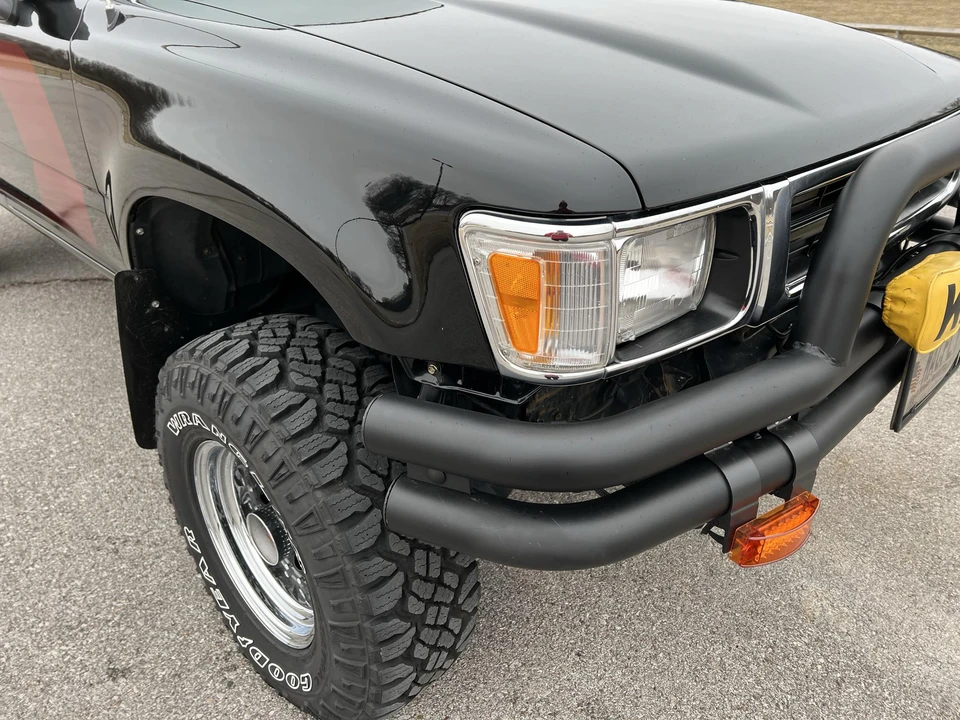 1993 Toyota Hilux 5th Gen - Image 16 of 31