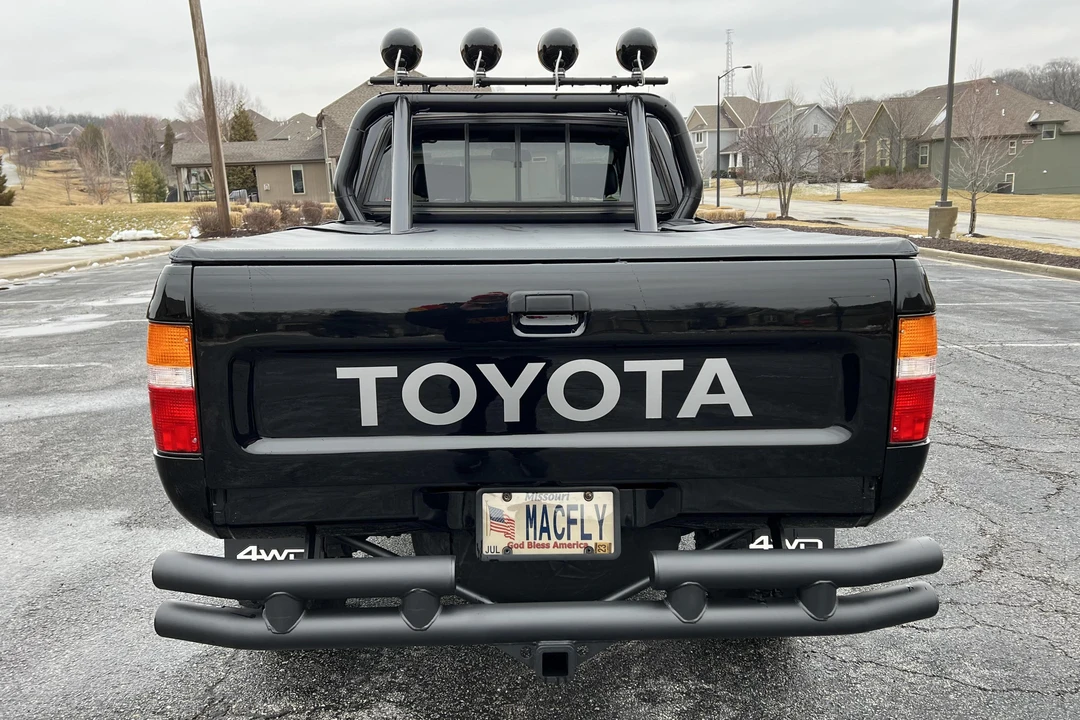 1993 Toyota Hilux 5th Gen - Image 5 of 31