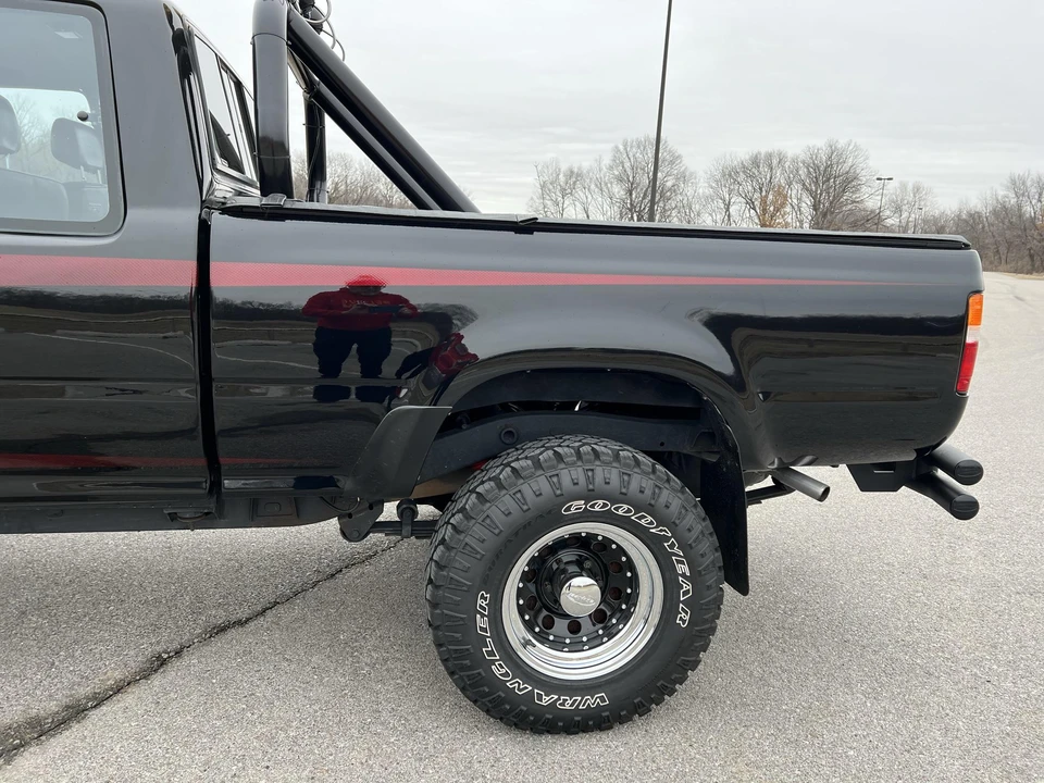 1993 Toyota Hilux 5th Gen - Image 25 of 31