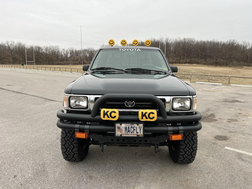 1993 Toyota Hilux 5th Gen - Image 6 of 31