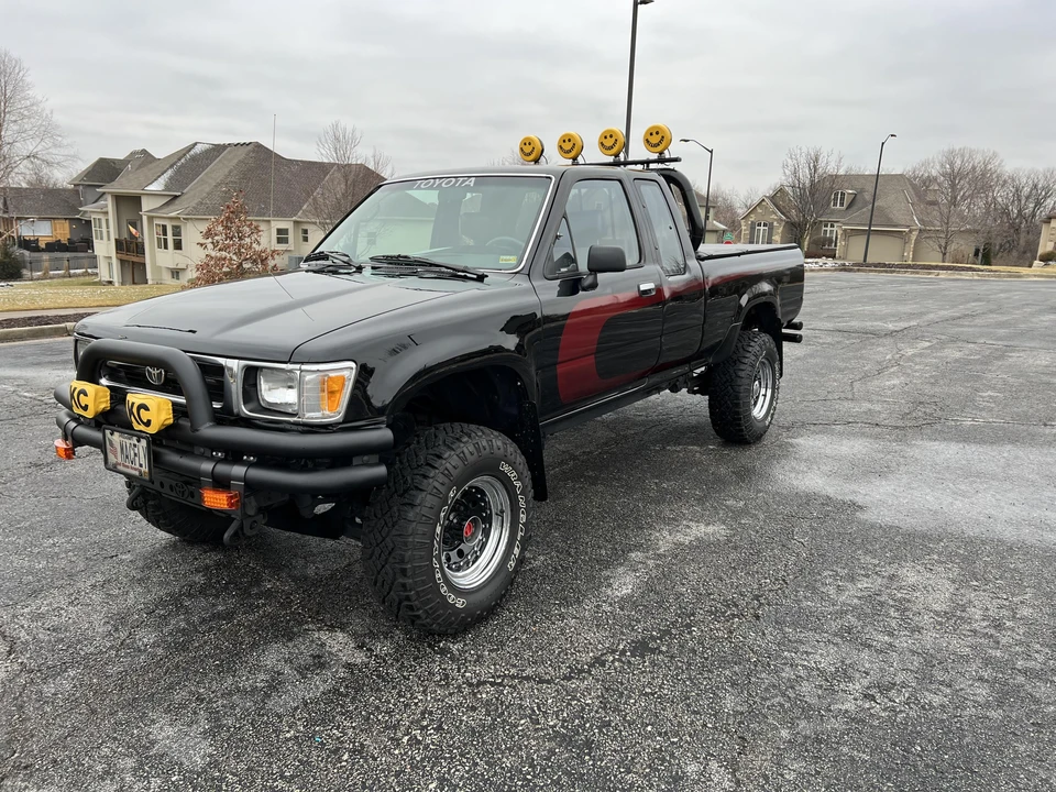 1993 Toyota Hilux 5th Gen - Image 8 of 31