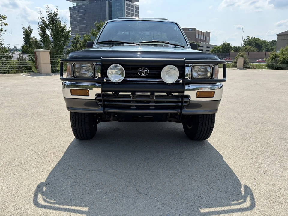 1993 Toyota Hilux 5th Gen - Image 14 of 31