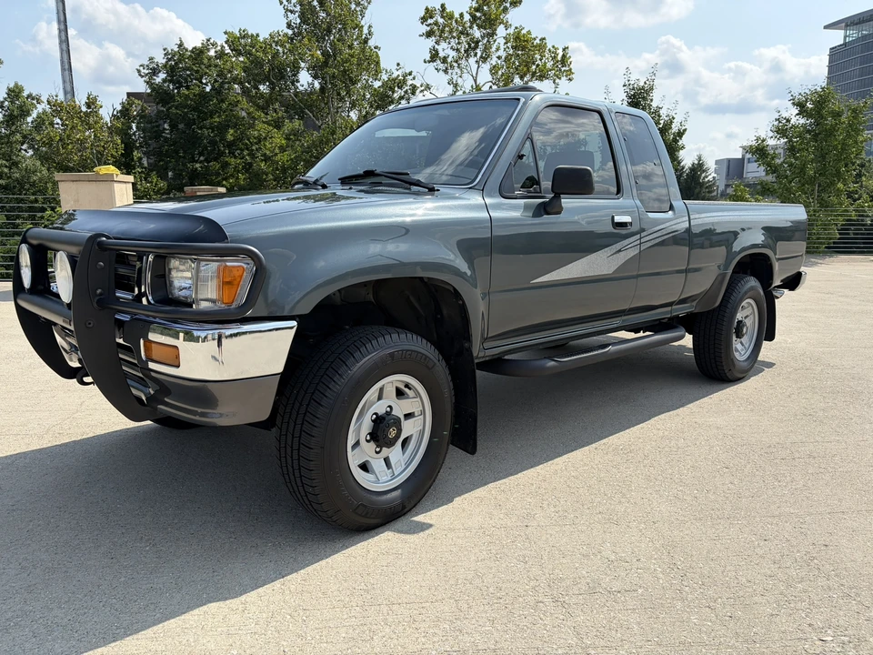 1993 Toyota Hilux 5th Gen - Image 3 of 31