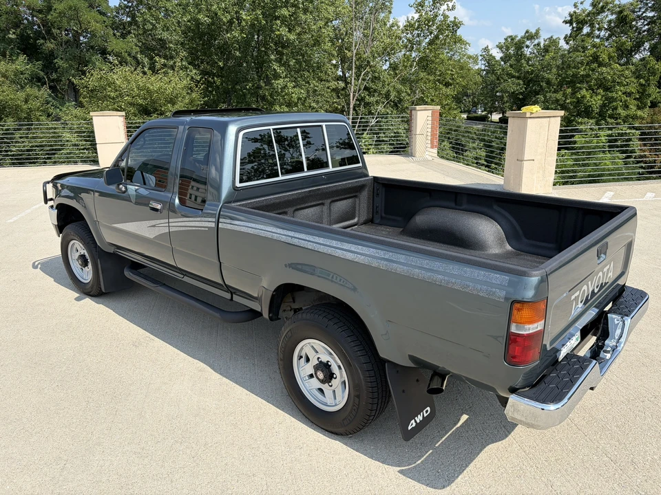 1993 Toyota Hilux 5th Gen - Image 6 of 31