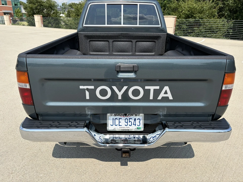 1993 Toyota Hilux 5th Gen - Image 8 of 31