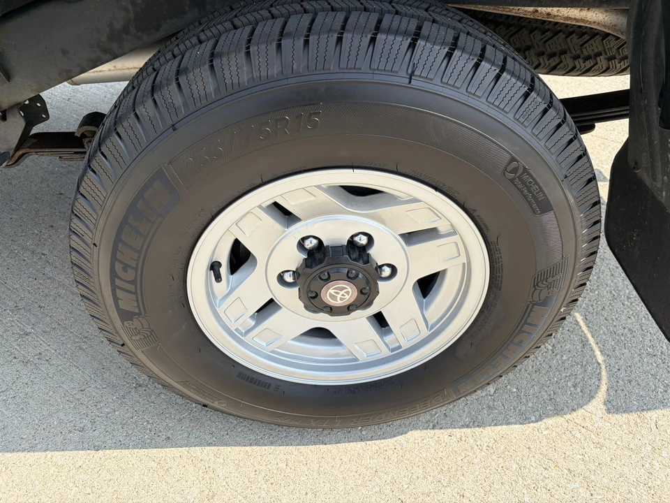 1993 Toyota Hilux 5th Gen - Image 27 of 31