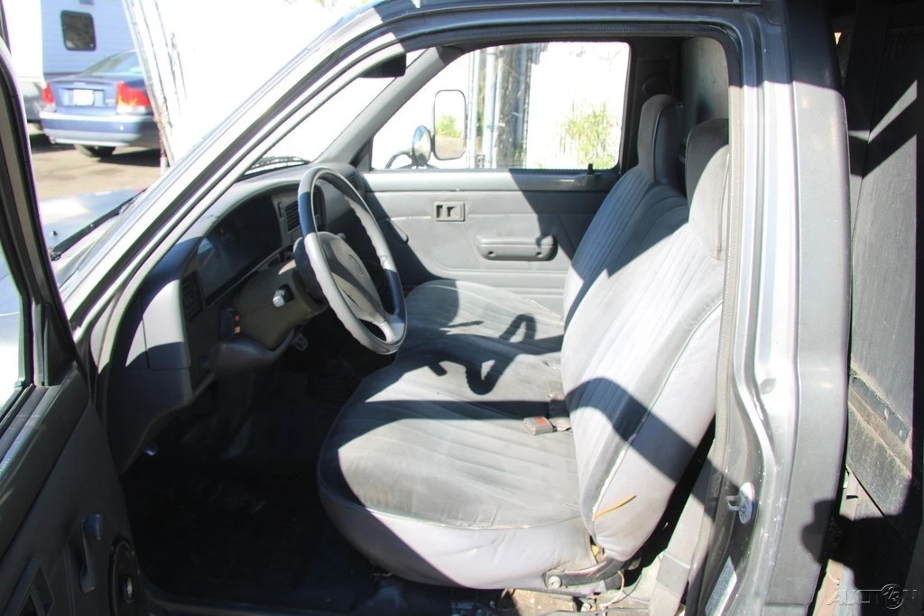 1993 Toyota Hilux 4th Gen - Image 10 of 21