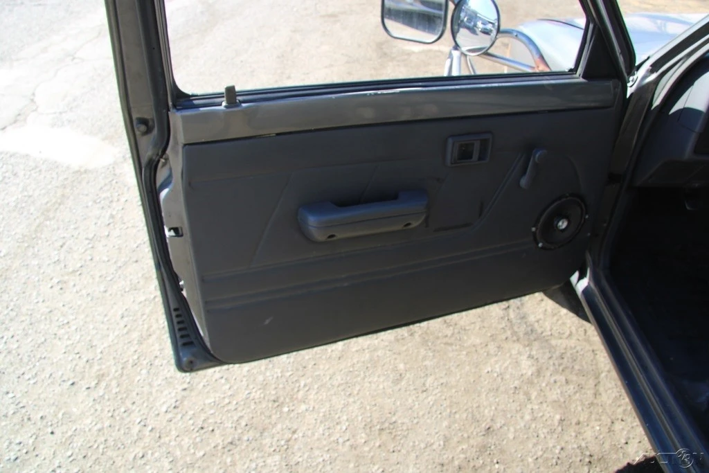 1993 Toyota Hilux 4th Gen - Image 9 of 21