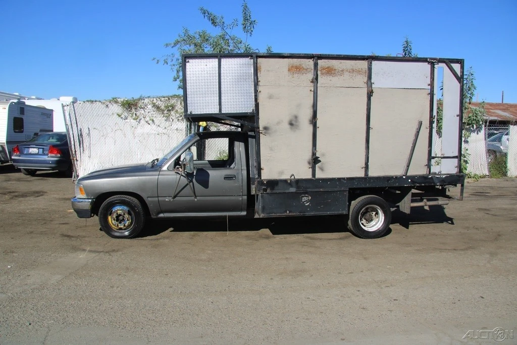 1993 Toyota Hilux 4th Gen - Image 3 of 21