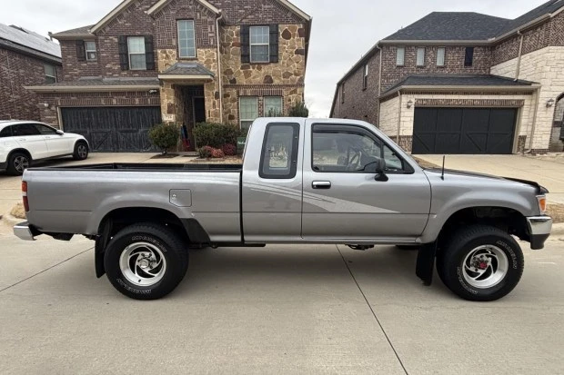 1993 Toyota Hilux 5th Gen - Image 3 of 8