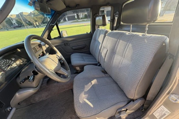 1993 Toyota Hilux 5th Gen - Image 4 of 8