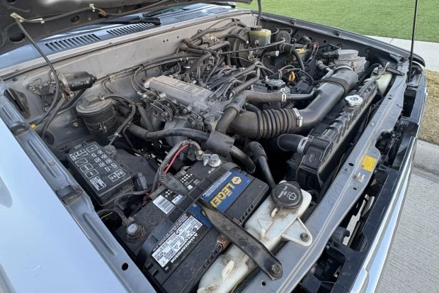 1993 Toyota Hilux 5th Gen - Image 6 of 8