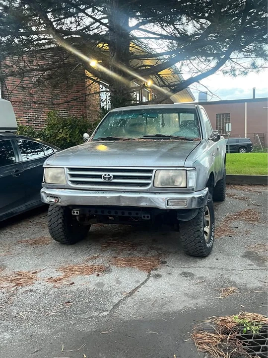 1993 Toyota T100 - Image 2 of 11