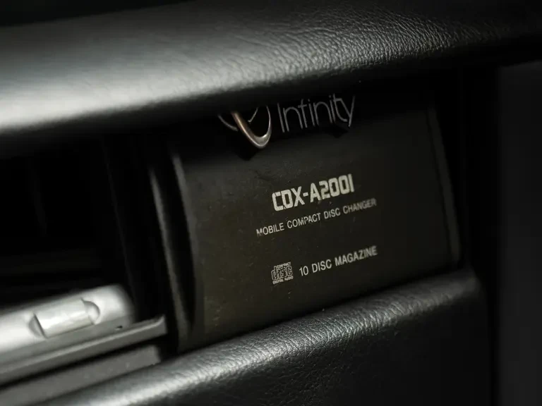 1993 Vector - Image 28 of 31