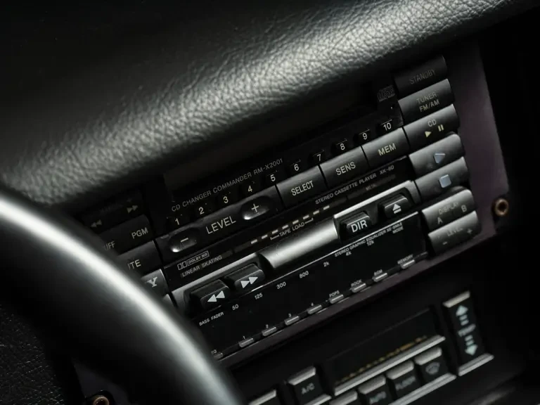 1993 Vector - Image 16 of 31