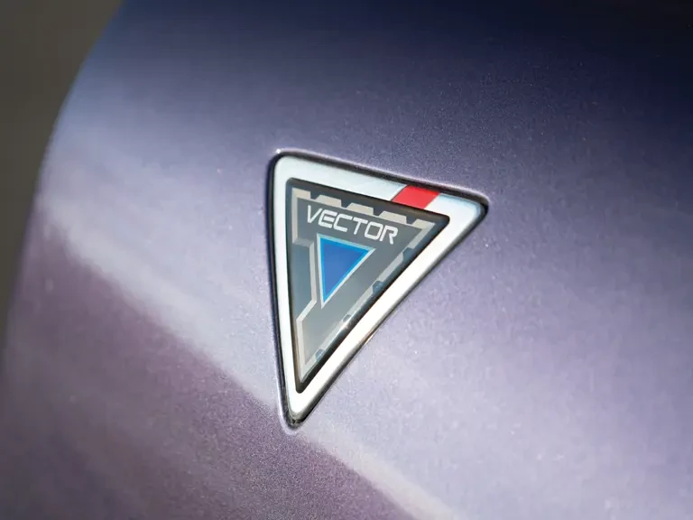 1993 Vector - Image 18 of 31