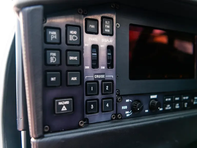 1993 Vector - Image 21 of 31