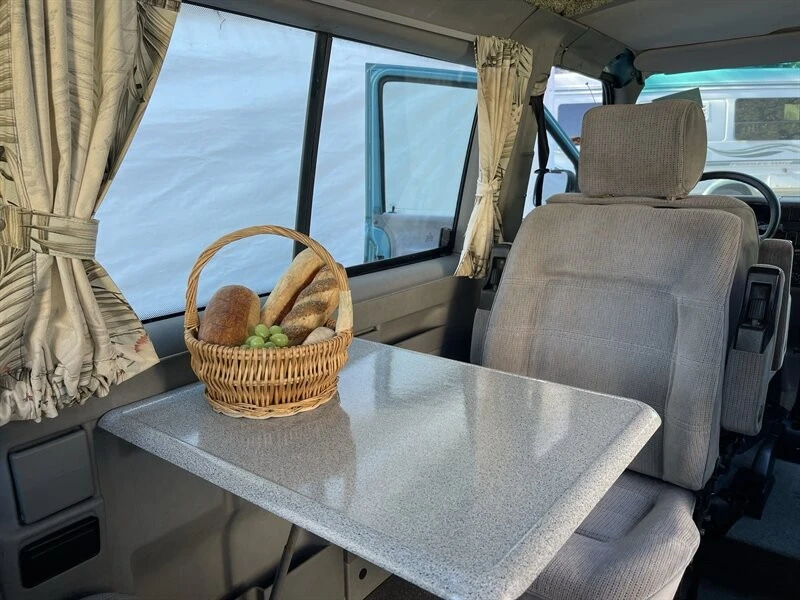 1993 Volkswagen EuroVan - Image 9 of 21