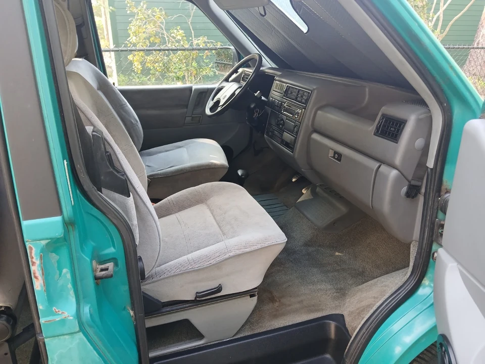 1993 Volkswagen EuroVan - Image 10 of 21