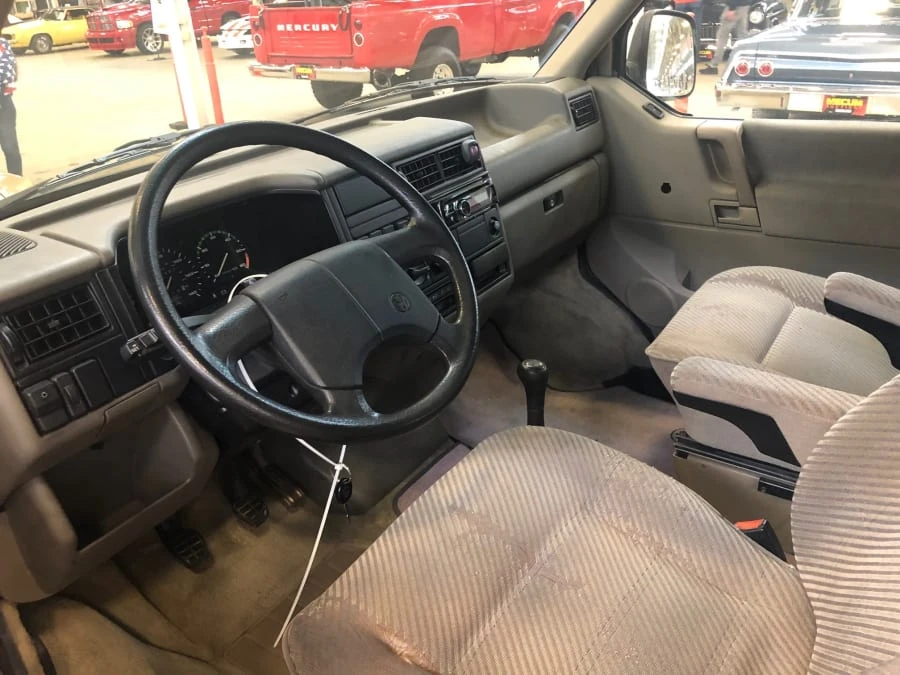 1993 Volkswagen EuroVan - Image 4 of 8