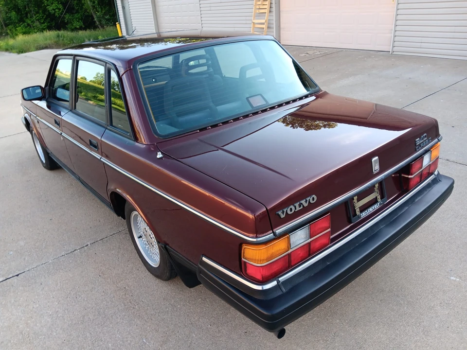 1993 Volvo 244 - Image 18 of 31