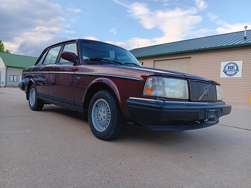 1993 Volvo 244 - Image 2 of 31