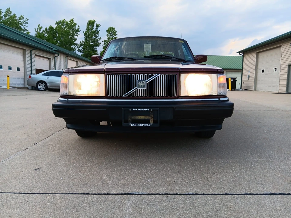 1993 Volvo 244 - Image 23 of 31