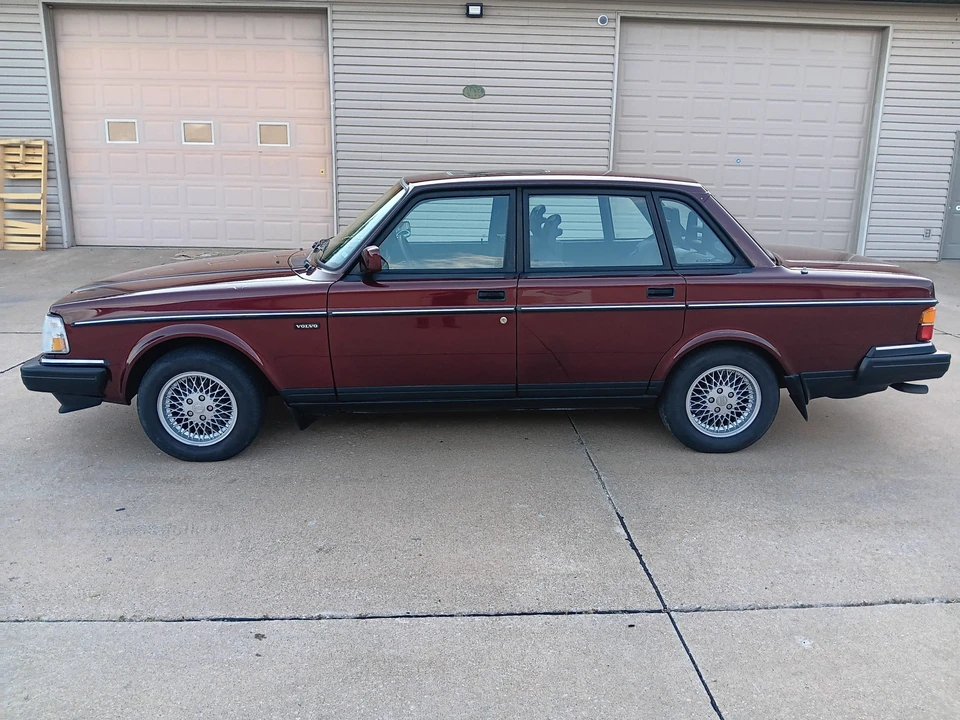 1993 Volvo 244 - Image 20 of 31