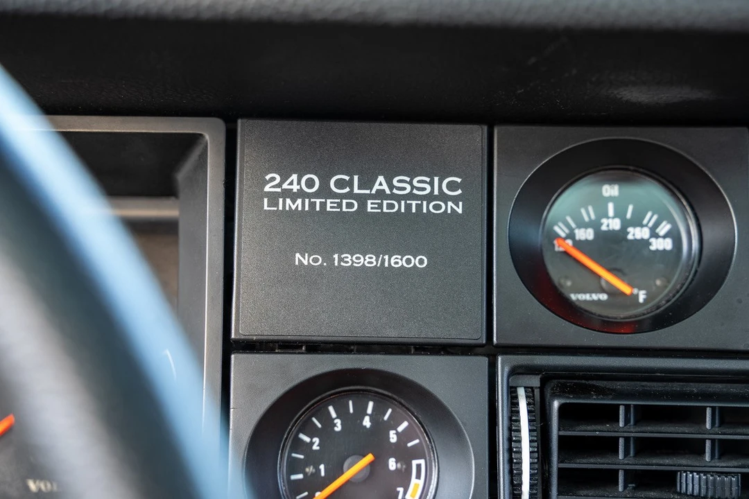 1993 Volvo 245 - Image 19 of 21