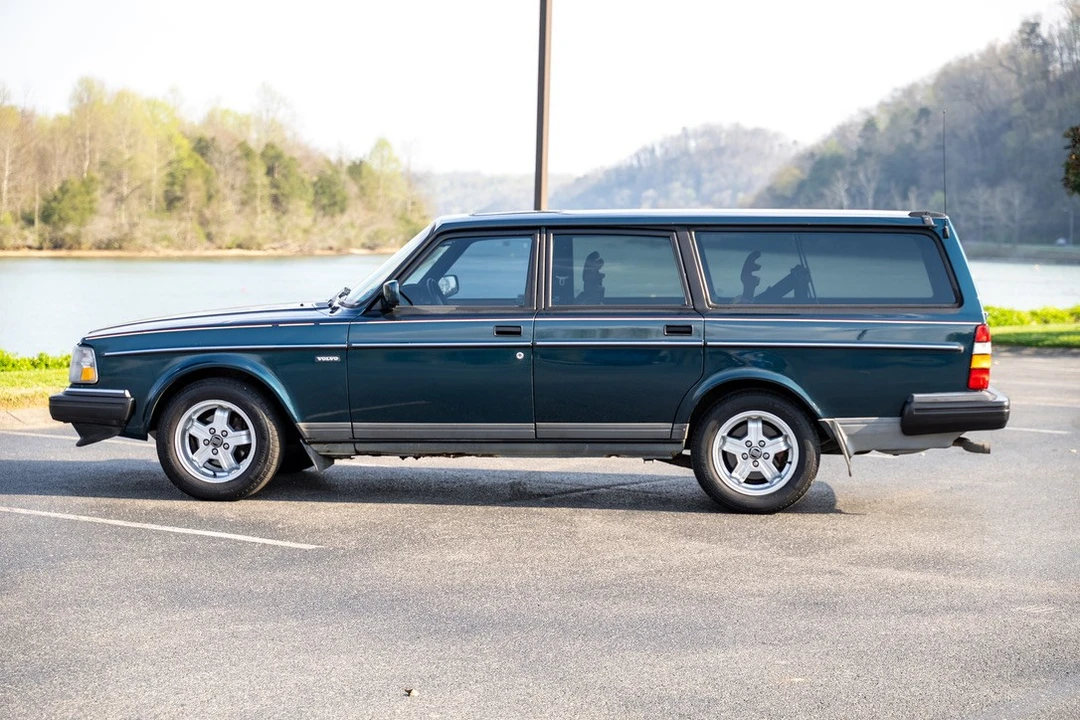 1993 Volvo 245 - Image 5 of 21