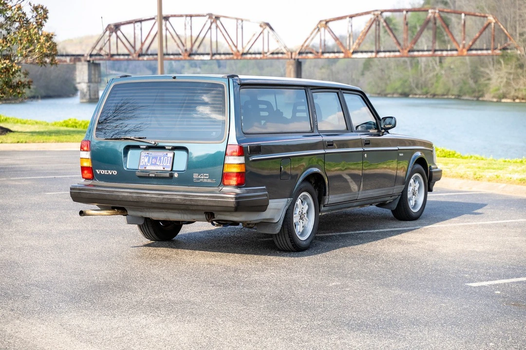 1993 Volvo 245 - Image 6 of 21